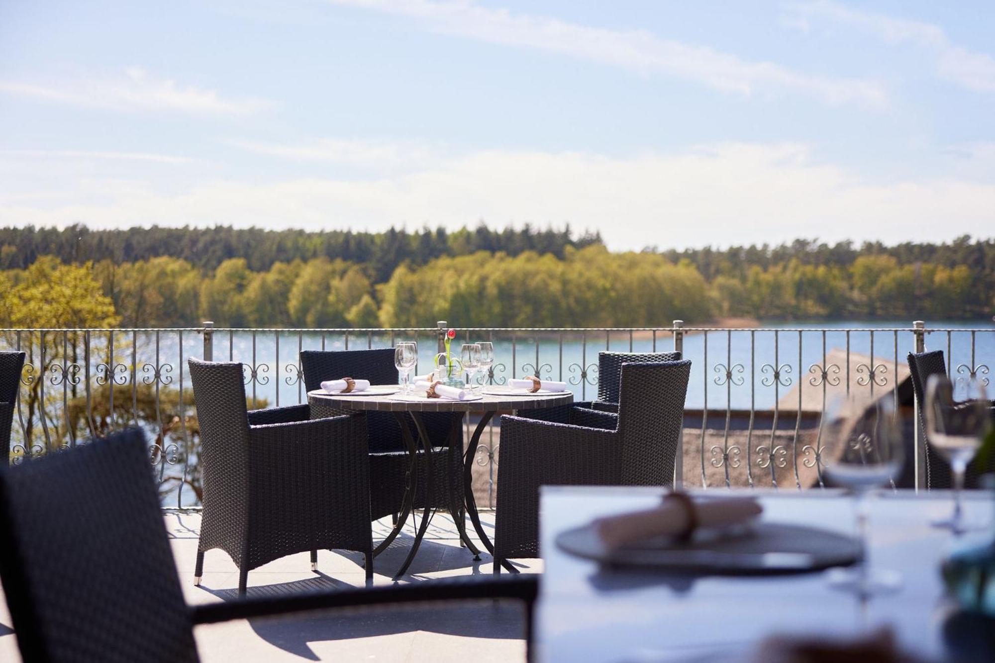 Van Der Valk Naturresort Drewitz Nossentiner Huette Esterno foto