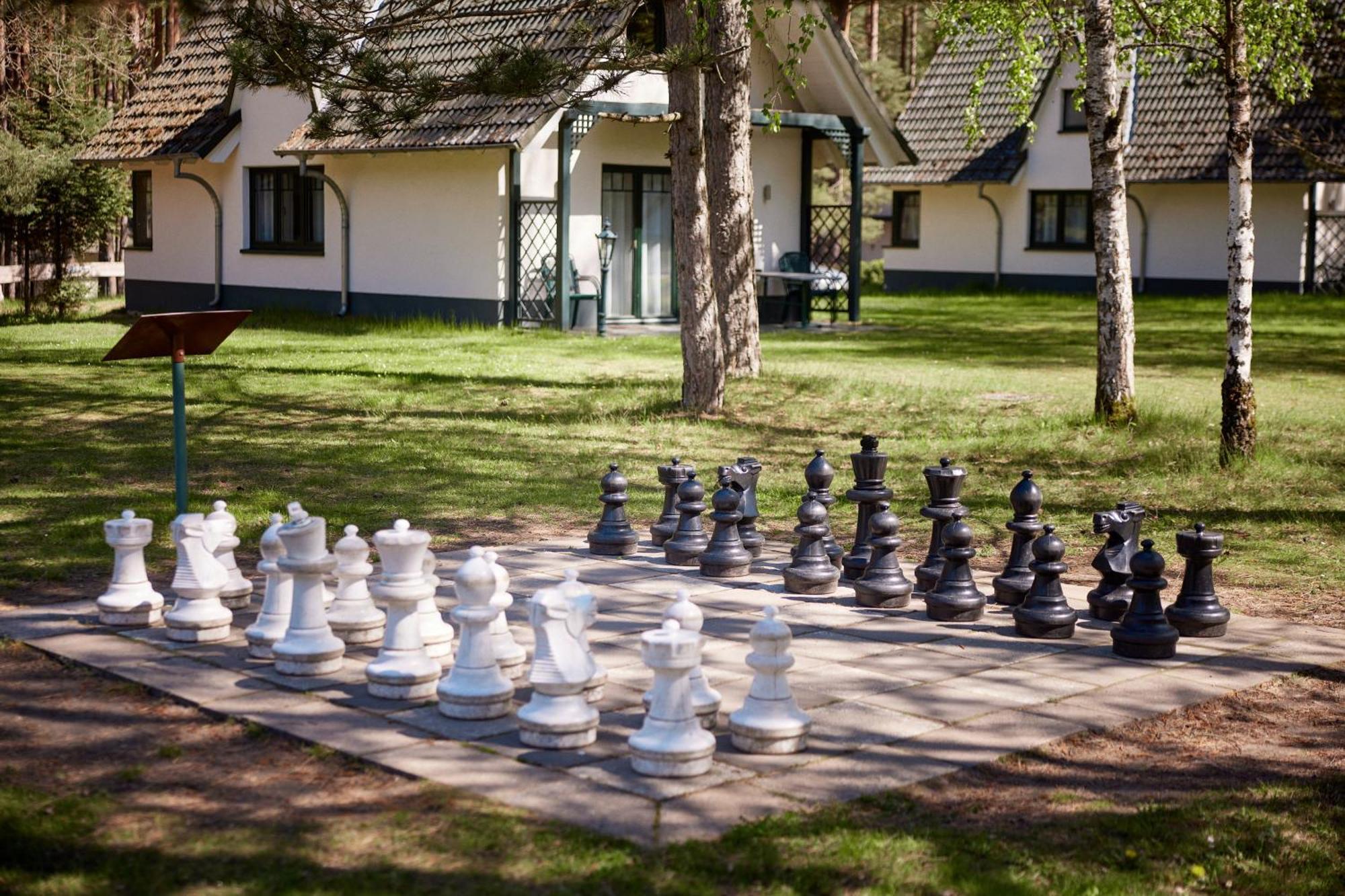 Van Der Valk Naturresort Drewitz Nossentiner Huette Esterno foto