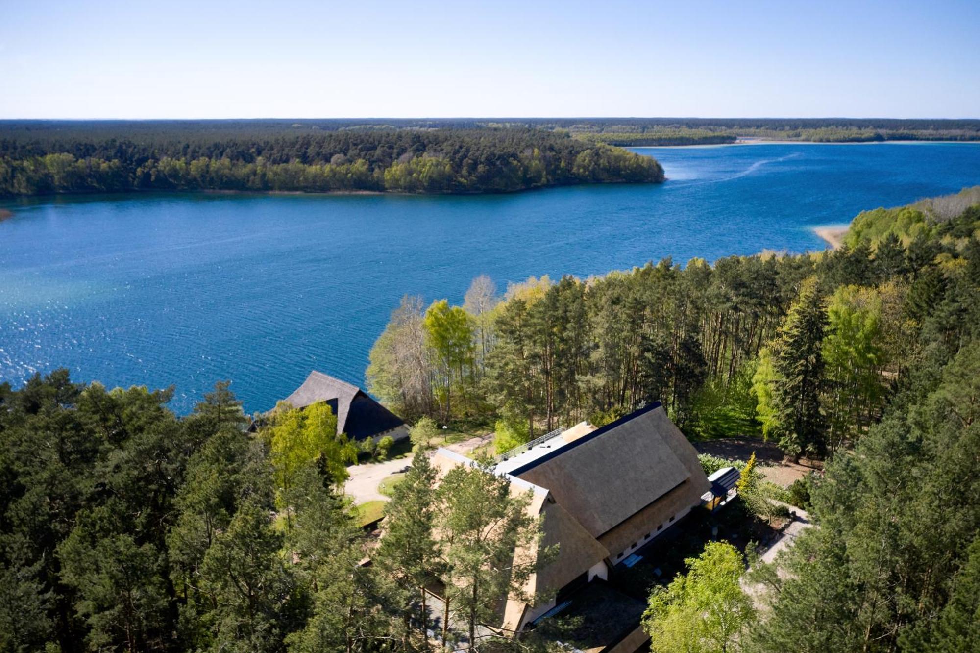 Van Der Valk Naturresort Drewitz Nossentiner Huette Esterno foto