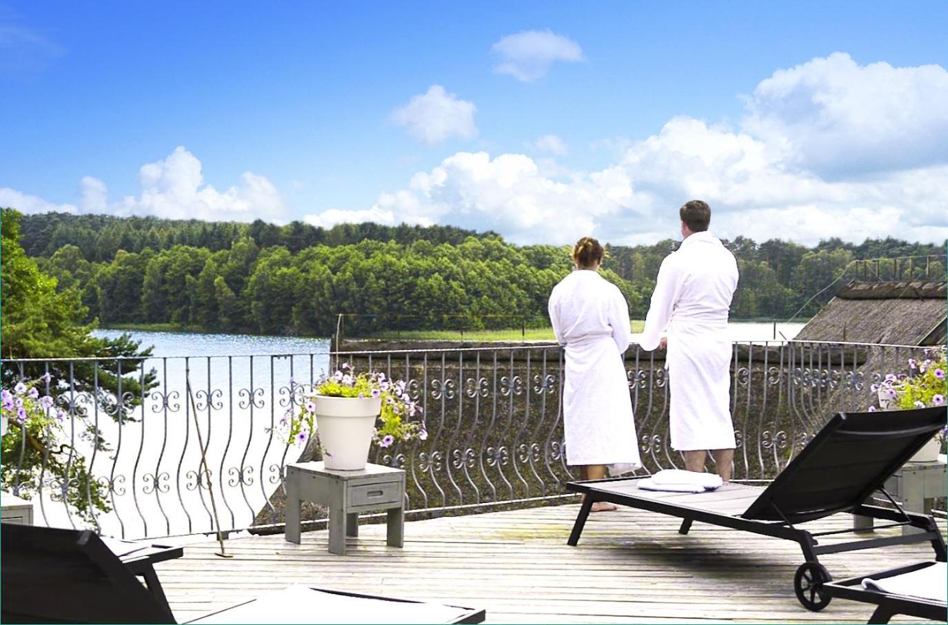 Van Der Valk Naturresort Drewitz Nossentiner Huette Esterno foto