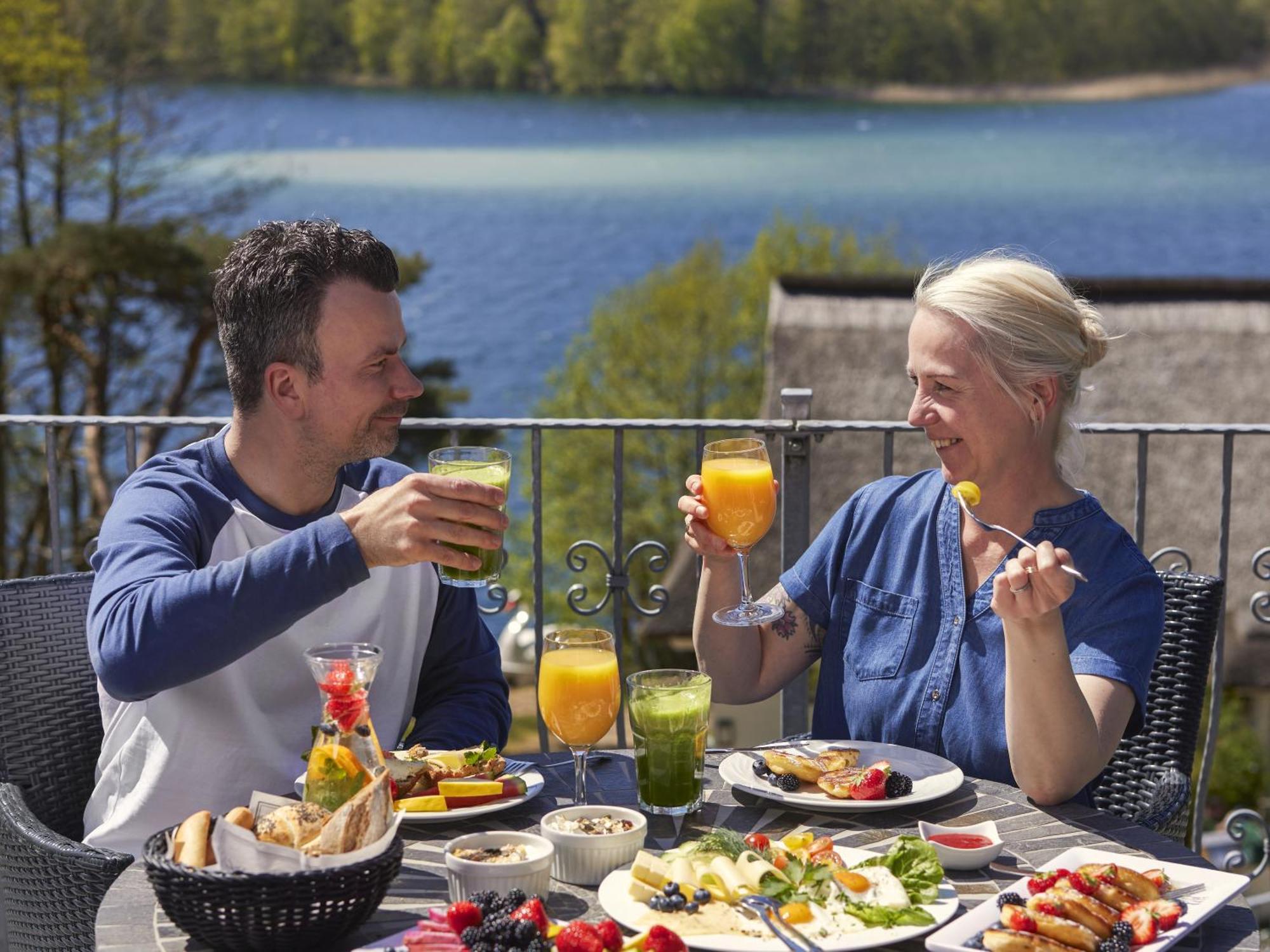 Van Der Valk Naturresort Drewitz Nossentiner Huette Esterno foto